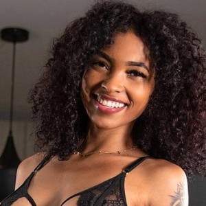 Вампирмен порно секс Желіде қыздарға жасалған жыныстық зорлық-зомбылық туралы видеолар